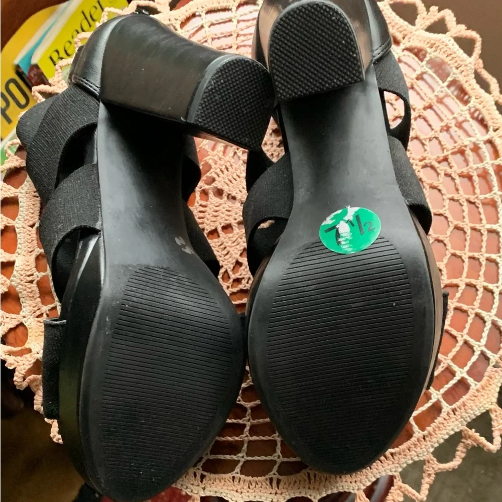 “REPORT” Black High Heels Size 7.5 NWT - Picture 7 of 9